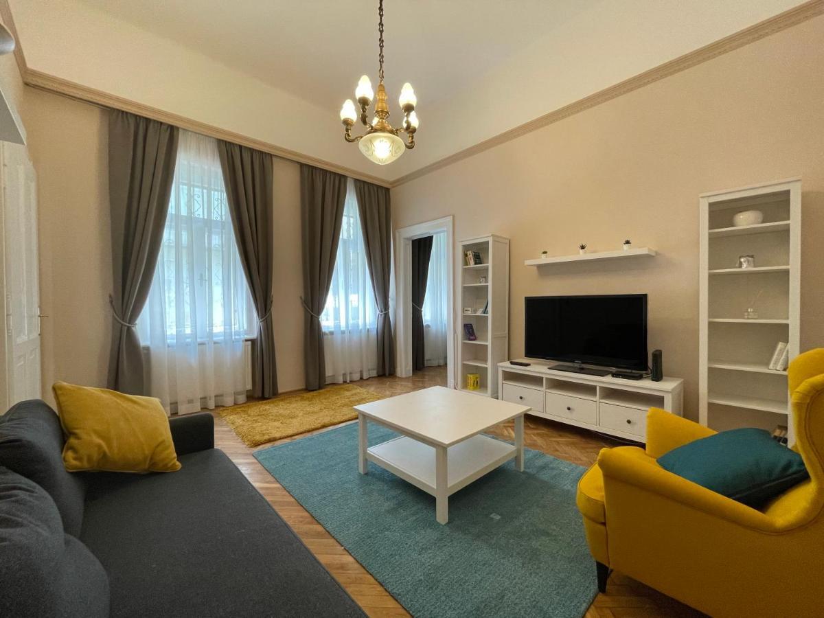 Fullmoon Apartments 1 Szeged Eksteriør bilde